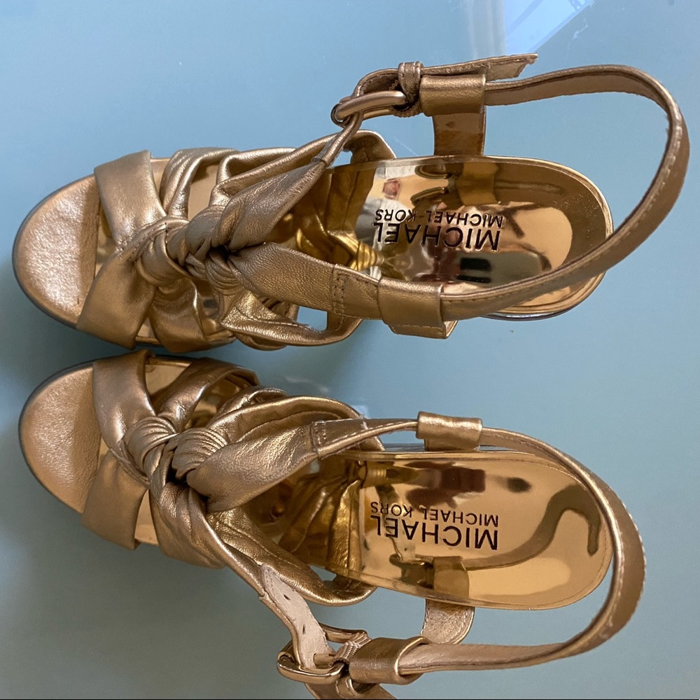 Michael Kors Gold Knot Heels 4 “ Size 6 - Picture 6 of 10